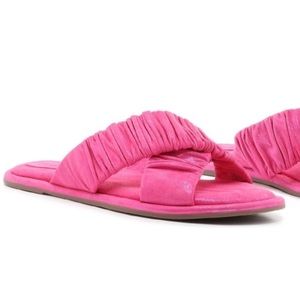Schutz Paulinna Flat Sandal - Pink